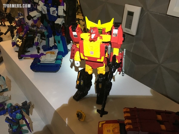 SDCC 2017   Power Of The Primes Photos From The Hasbro Breakfast Rodimus Prime Darkwing Dreadwind Jazz More  (14 of 105)